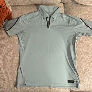 Like new Oakley polo